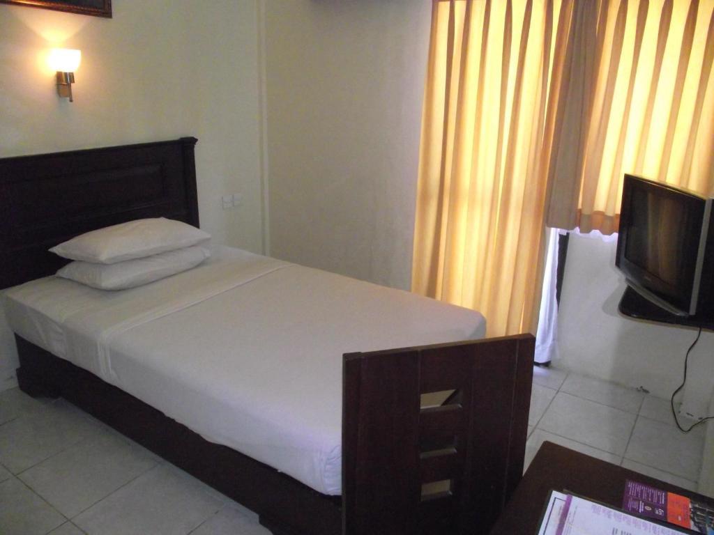 Hotel Bumi Asih Pandan Beach Resort Sibolga Habitación foto