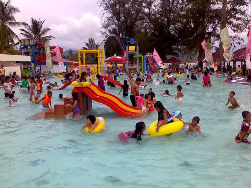 Hotel Bumi Asih Pandan Beach Resort Sibolga Exterior foto